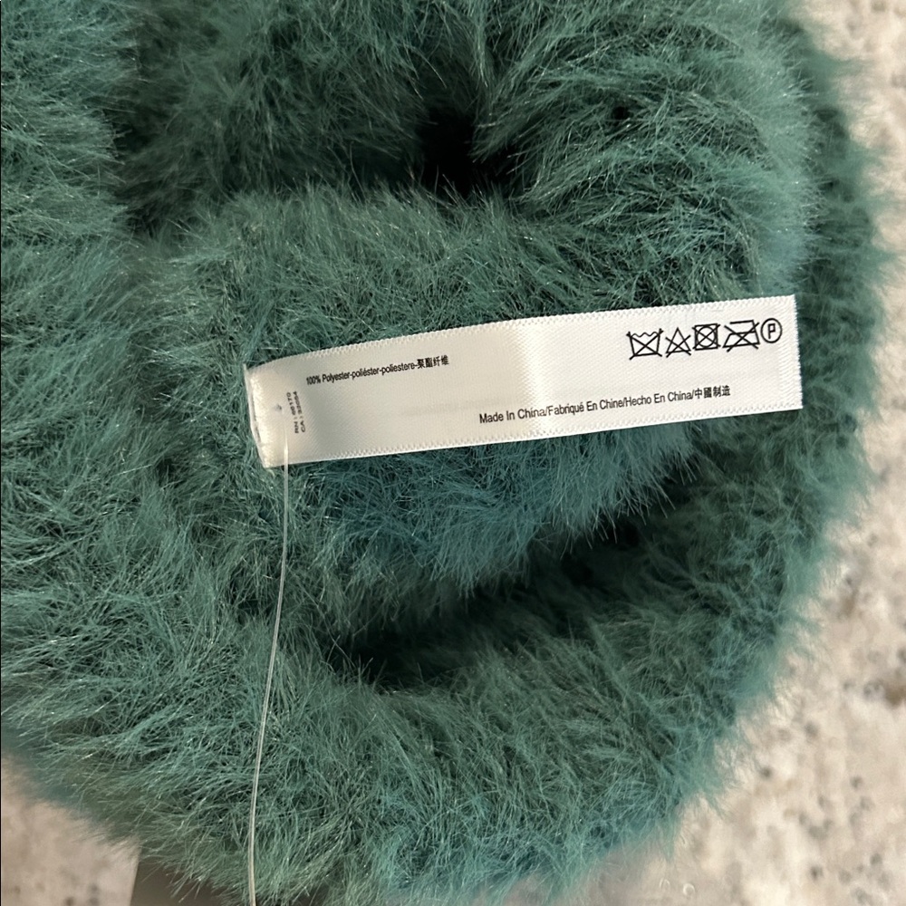 Urban Outfitters Green Fuzzy Hat - Picture 3 of 3